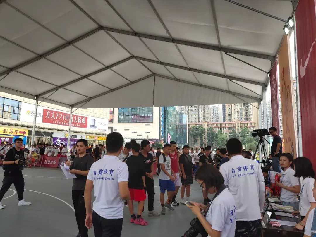 职业球员如何通过联赛提升竞技水平_2